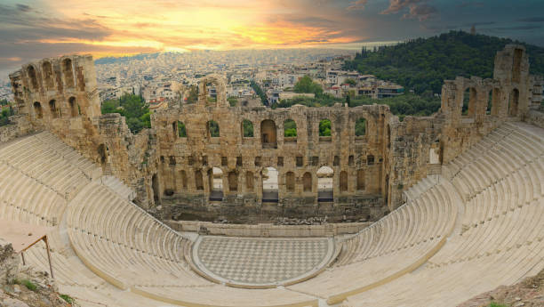 아테네의 헤로데아드 아티커스 또는 헤로데온의 오데온. - herodes atticus 뉴스 사진 이미지