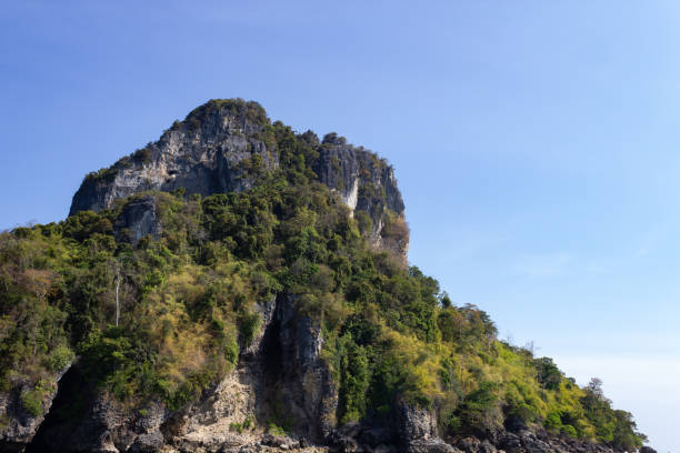 istock green-lined mountain against the sky 1279204933