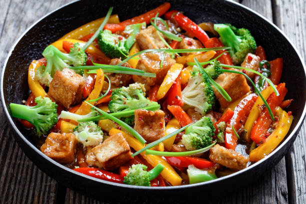 혼합 고추, 브로콜리와 파와 쿵 파오 두부 - tofu chinese cuisine vegetarian food broccoli 뉴스 사진 이미지