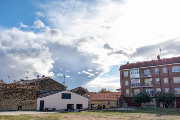 san vicente de la sonsierra, rioja, spagna - sonsierra foto e immagini stock