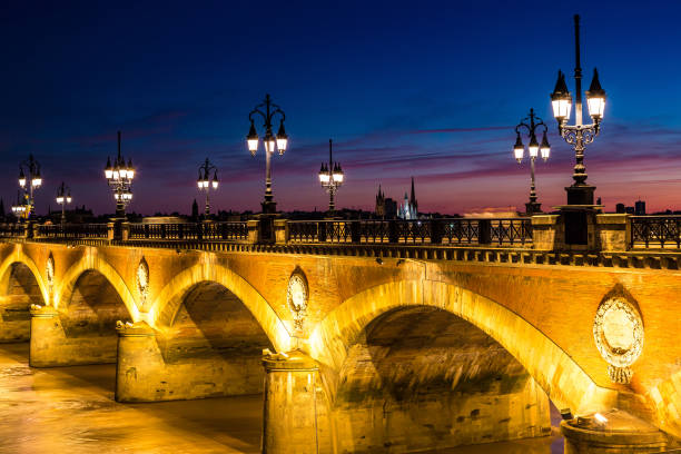 istock Old stony bridge in Bordeaux 1279346371