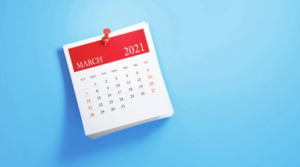 calendário de março de 2021 sobre fundo azul - calendar calendar date reminder thumbtack - fotografias e filmes do acervo