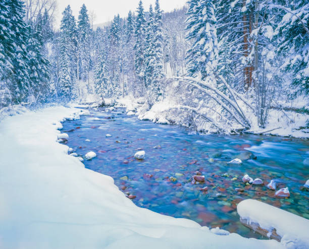 istock BRISK WINTER MORNING IN MAROON BELLS BASIN, ASPEN CO 1279396553