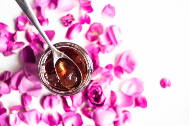 dessert concept with tea drink and preserve - flower cherry cup tea imagens e fotografias de stock