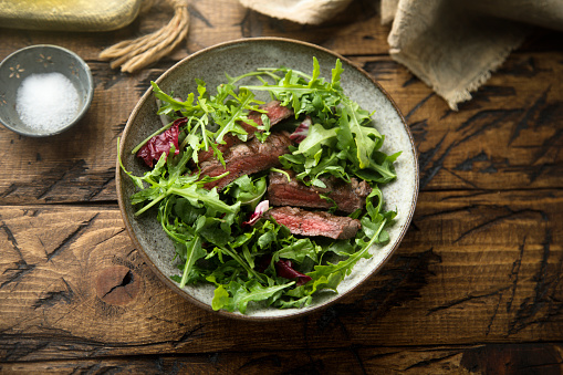 Arugula salad with beef steak