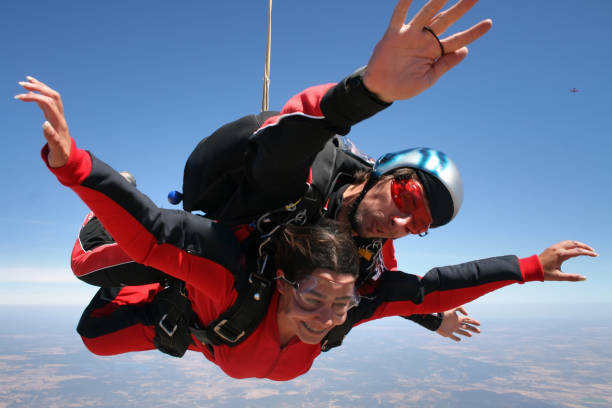 istock Sky diving tandem red color 1279553234