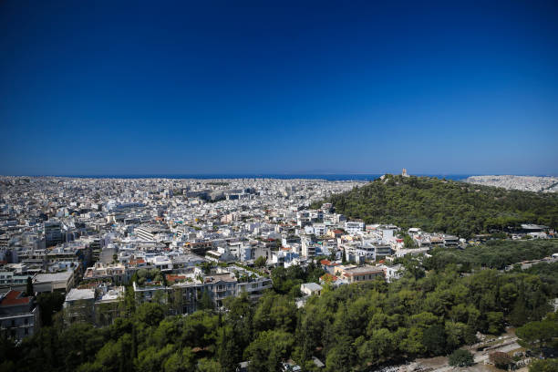 vista dello skyline di atene in una giornata limpida dal cielo dall'acropoli - clear sky acropolis athens greece greece foto e immagini stock