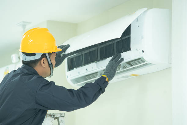 The mechanic Technician are Repairing Air Conditioner. The mechanic Technician are Repairing Air Conditioner in room. air duct photos stock pictures, royalty-free photos & images