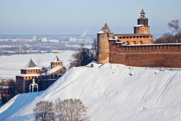 nischni nowgorod festung im winter - novgorod stock-fotos und bilder