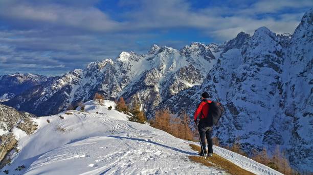 senderismo de montaña - alenka fotografías e imágenes de stock