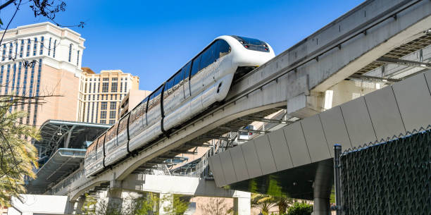 monorail train connecting hotels on the las vegas strip - driverless train imagens e fotografias de stock