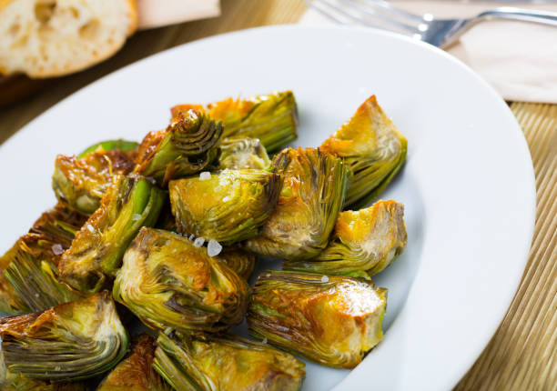 istock Oil-fried cut artichokes 1279694800