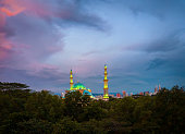 die-federal-territory-mosque-ist-eine-moschee-in-kuala-lumpur.jpg?b=1&s=170x170&k=20&c=_ihwv9sj6QpCkC_4-cYuQ0Zfp8cLNbpzX4mrYBfyM_Y=