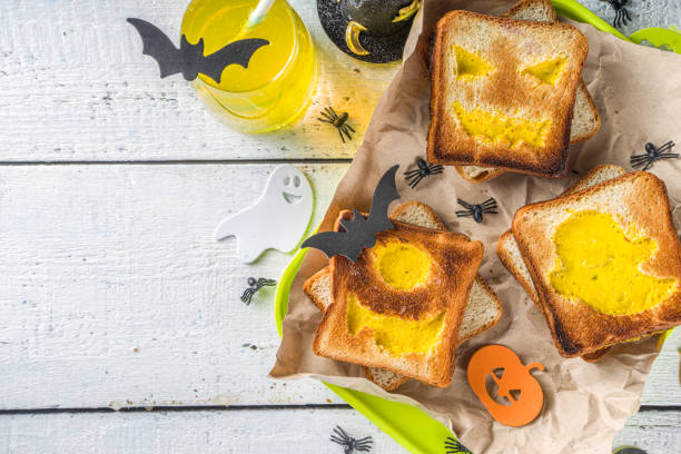 istock Halloween breakfast toasts 1279800517