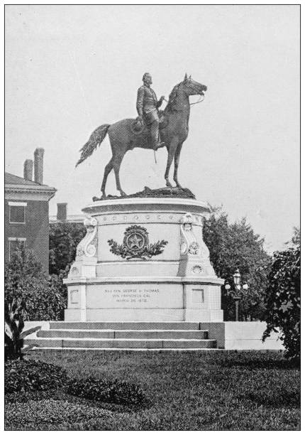 illustrazioni stock, clip art, cartoni animati e icone di tendenza di antica fotografia in bianco e nero di washington, usa: statua equestre del maggiore generale george h thomas - h major