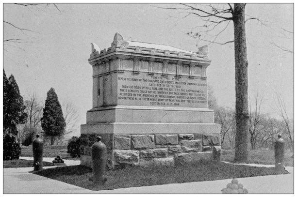 ilustrações de stock, clip art, desenhos animados e ícones de antique black and white photograph of washington, usa: tomb of the unknown dead, arlington - washington dc arlington national cemetery arlington virginia architecture