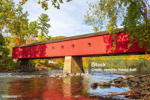 West Cornwall Bridge Over The Housatonic River Stock Photo - Download Image Now - New England - USA, Travel, Autumn