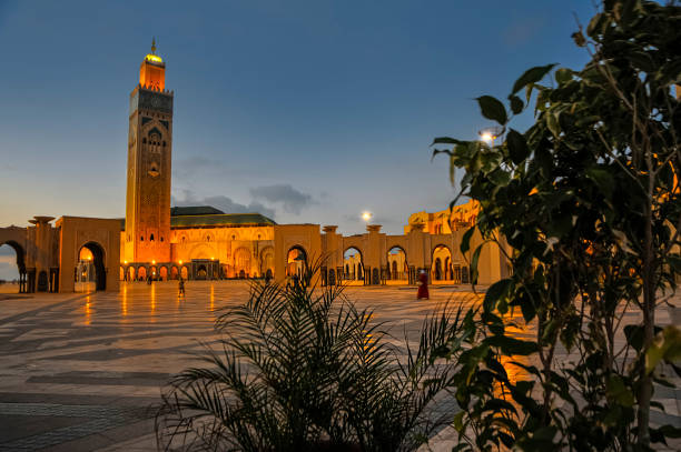 la moschea hassan ii è una moschea di casablanca, marocco. - moschea hassan ii foto e immagini stock