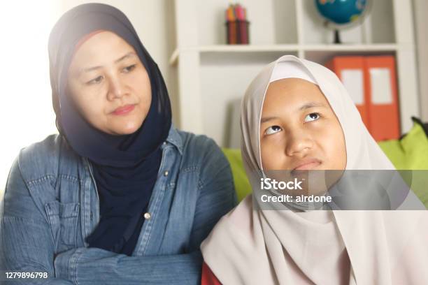 Muslim Mother Having Bad Time With Her Daugther Mom Reprimands Her 