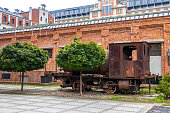 eine-alte-rostige-funkfreie-lokomotive-die-auf-der-promenade-in-zyrardow-steht.jpg?b=1&s=170x170&k=20&c=0XTj3Rzl4wsfKD6rYR208e4XYG5T9BFKhLGqCwqbUP0=