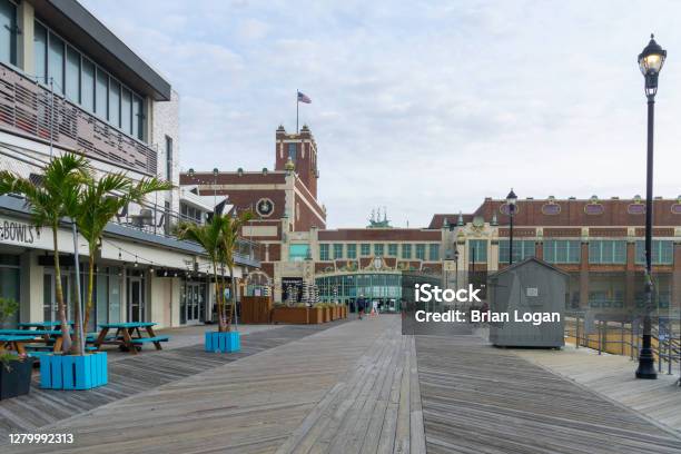 Az Asbury Park Sétányának És Az Ikonikus Kongresszusi Központnak A Jelenete témájú stock fotó – Kép letöltése most