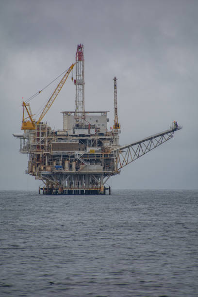 istock Oil rig in the Pacific Ocean 1280016977