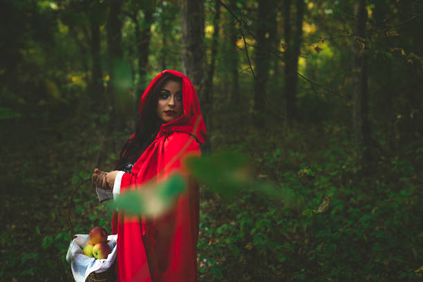 istock Little red riding hood 1280030318