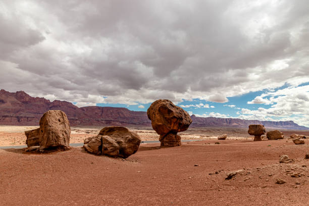 istock Mega size boulders next to the highway, picnic bench for scale, Vermillion cliff range, Page, AZ, USA 1280031752