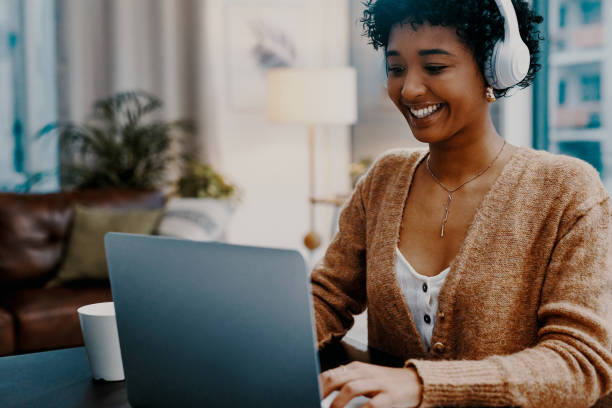 istock Listening to music is a productivity hack that's a pleasure to implement 1280100162