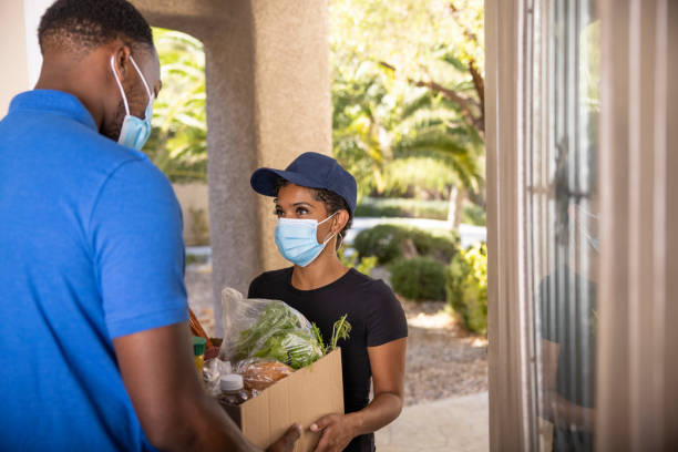 istock Food Delivery Service 1280102029