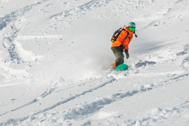 istock Winter holidays in ski resort 1280113445