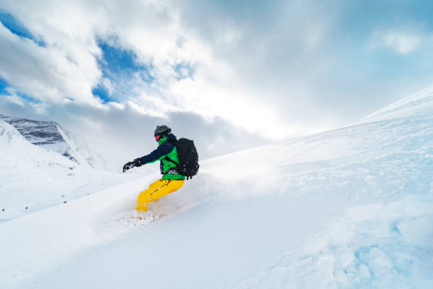 istock Winter holidays in ski resort 1280113613