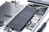 reparatur-des-modernen-smartphones.jpg?b=1&s=170x170&k=20&c=2T43AfnKM0WMOrQ7oiw1qhz50aC6KvCpqCMZHx2b7xQ=