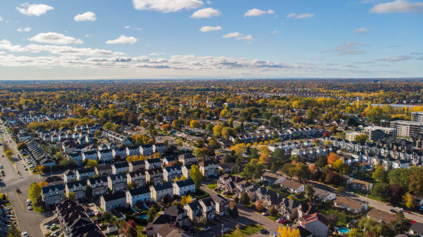 istock Titre Canadian autumn, aerial view 1280176426