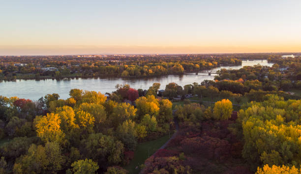 istock Titre Canadian autumn, aerial view 1280176465