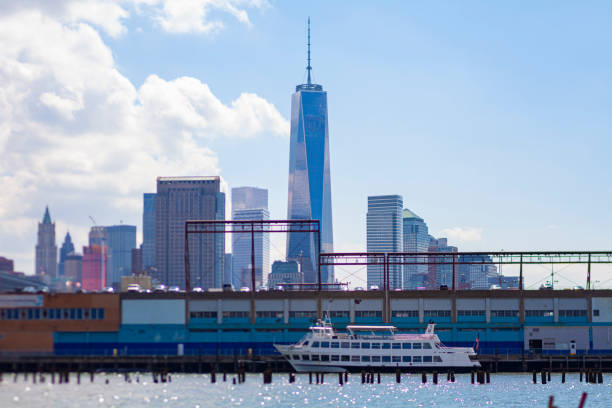 New york tilted views New york a sunny day liberty tower stock pictures, royalty-free photos & images