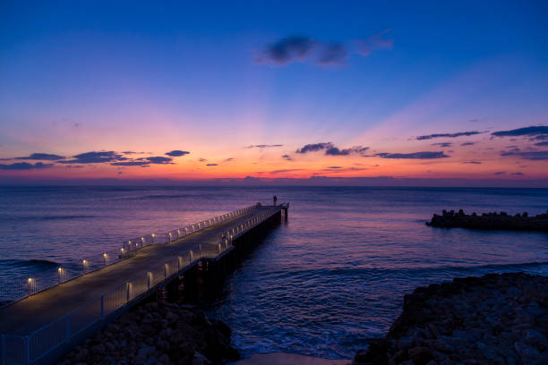 istock Sunrise by the sea 1280273173