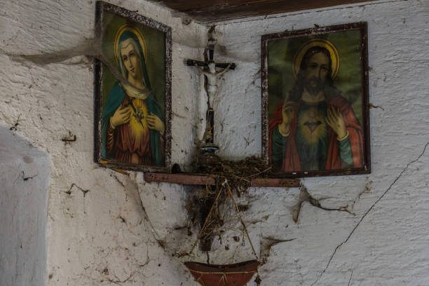 istock two pictures with cross in the corner from a house 1280283533