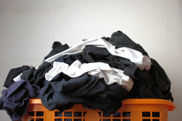 istock Dirty clothes in a basket 11.6.2020 1280306212