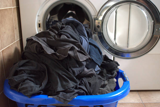 istock Dirty T-Shirts in a washing machine 11.6.2020 1280306223