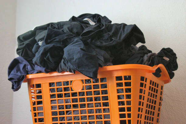 istock Dirty clothes in a basket 11.6.2020 1280306238