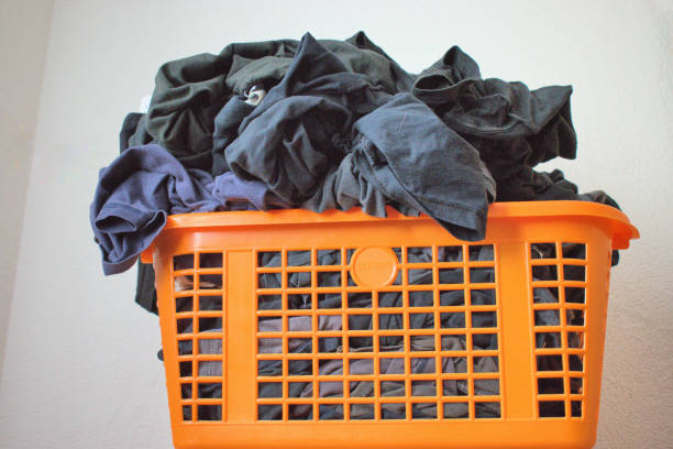 istock Dirty clothes in a basket 11.6.2020 1280306240