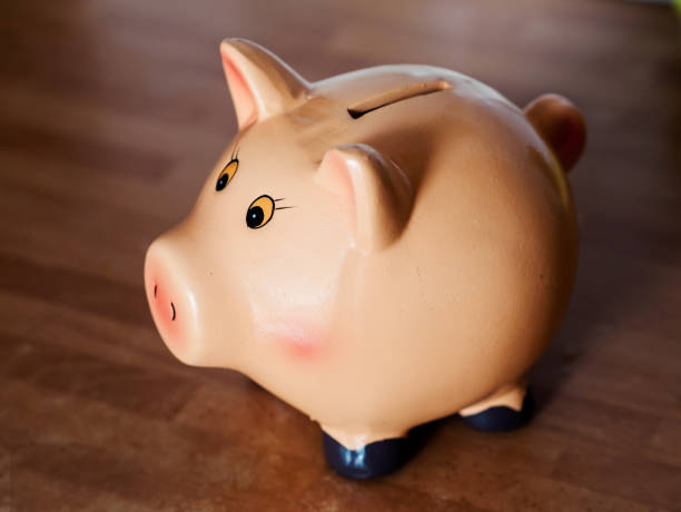 istock Piggy bank 1280328223