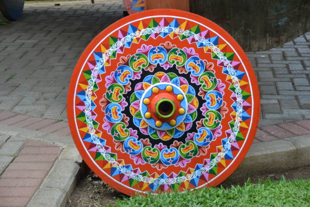 ruota oxcart costaricana - ox cart foto e immagini stock