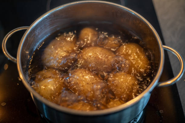 istock cooking potatoes in boiling water 1280392332
