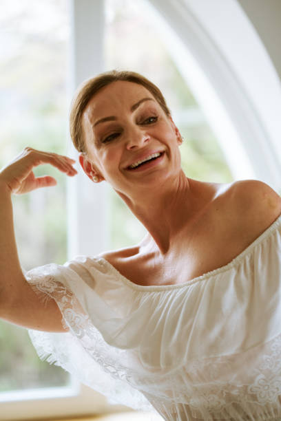 istock Happy day at her place 1280481257