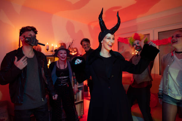 istock In centre of attention on this Halloween night 1280496707