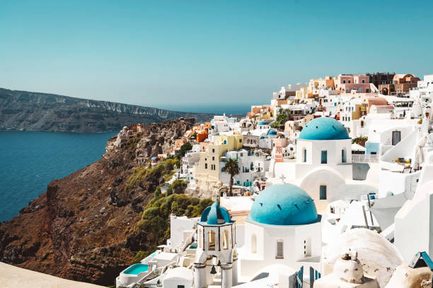 istock Small town on the cliff - Oia, Santorini 1280501014