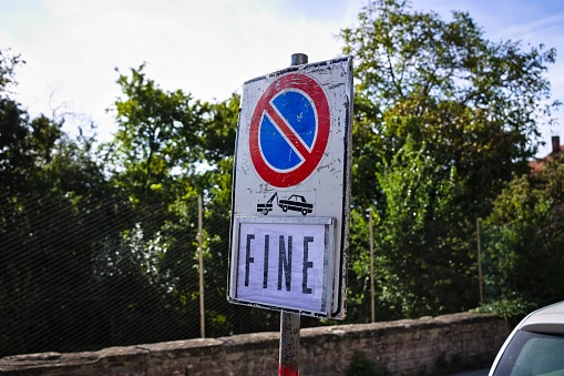 Road sign indicating the end (\