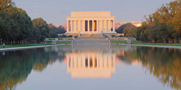 istock Lincoln Memorial - Washington DC 1280544416